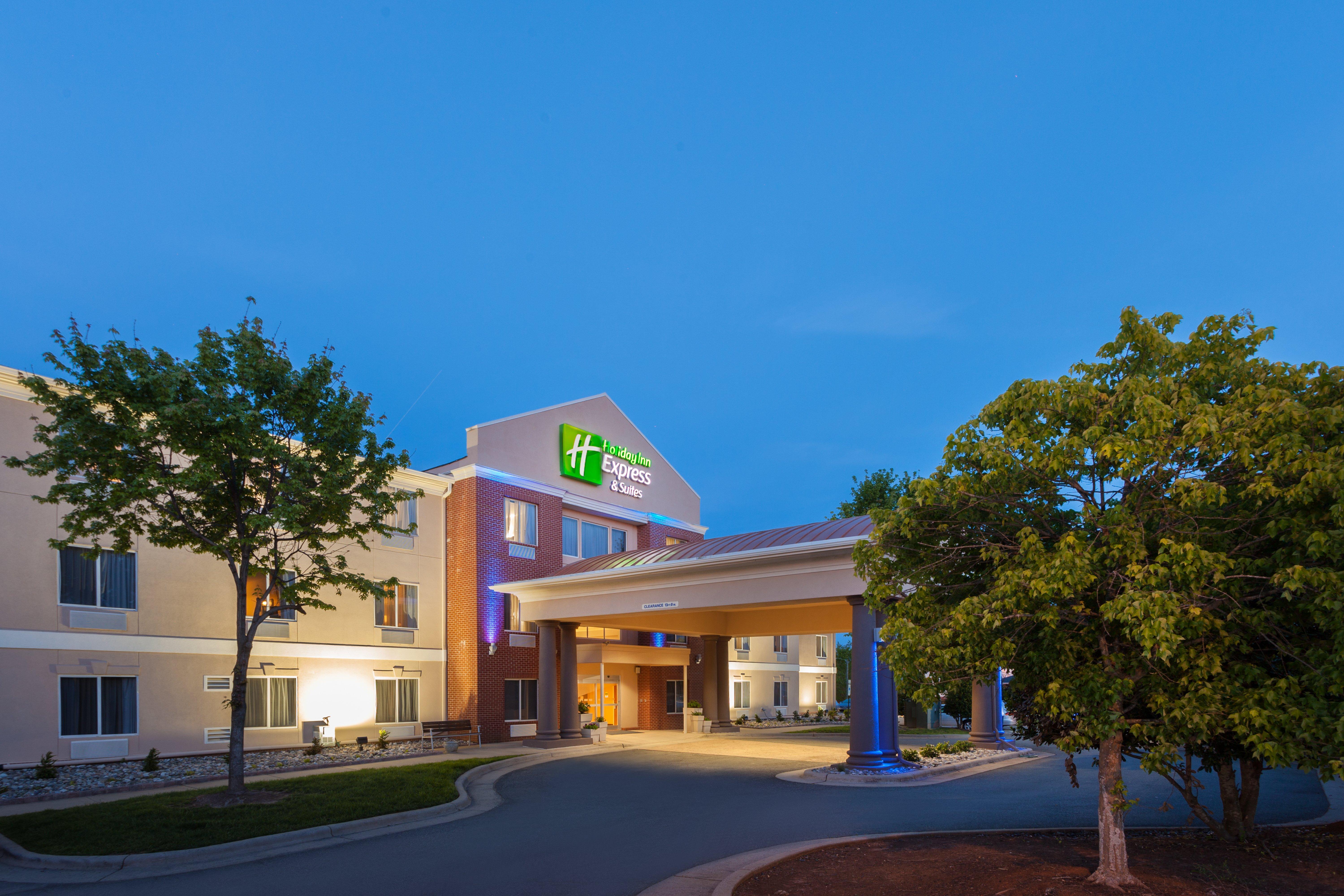 Holiday Inn Express Hotel & Suites Mebane By Ihg Exteriér fotografie