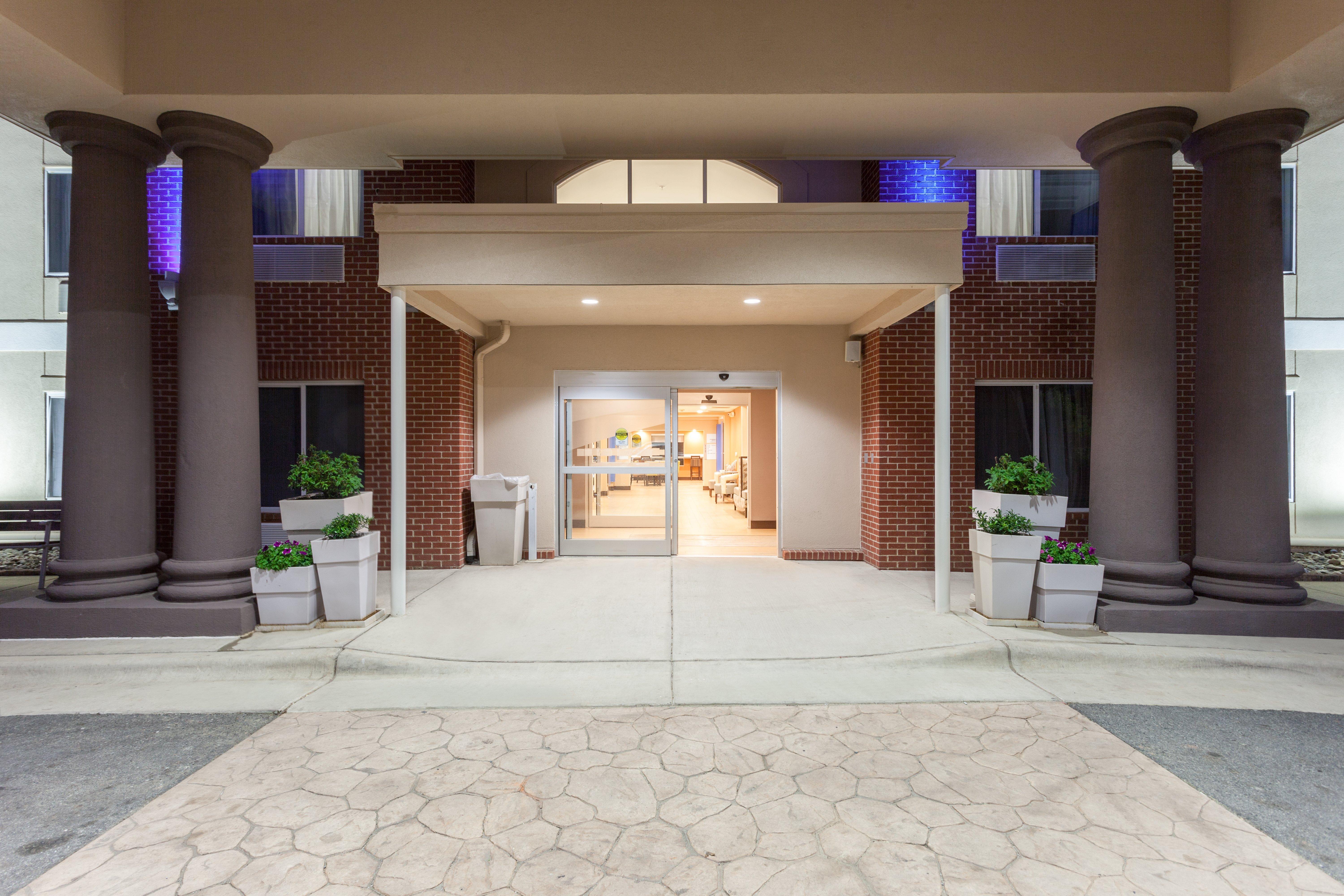Holiday Inn Express Hotel & Suites Mebane By Ihg Exteriér fotografie