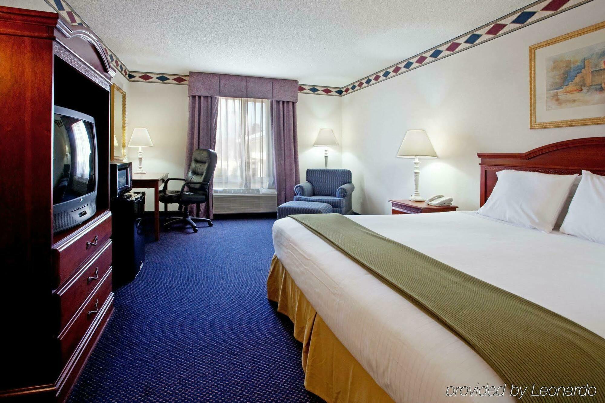 Holiday Inn Express Hotel & Suites Mebane By Ihg Exteriér fotografie