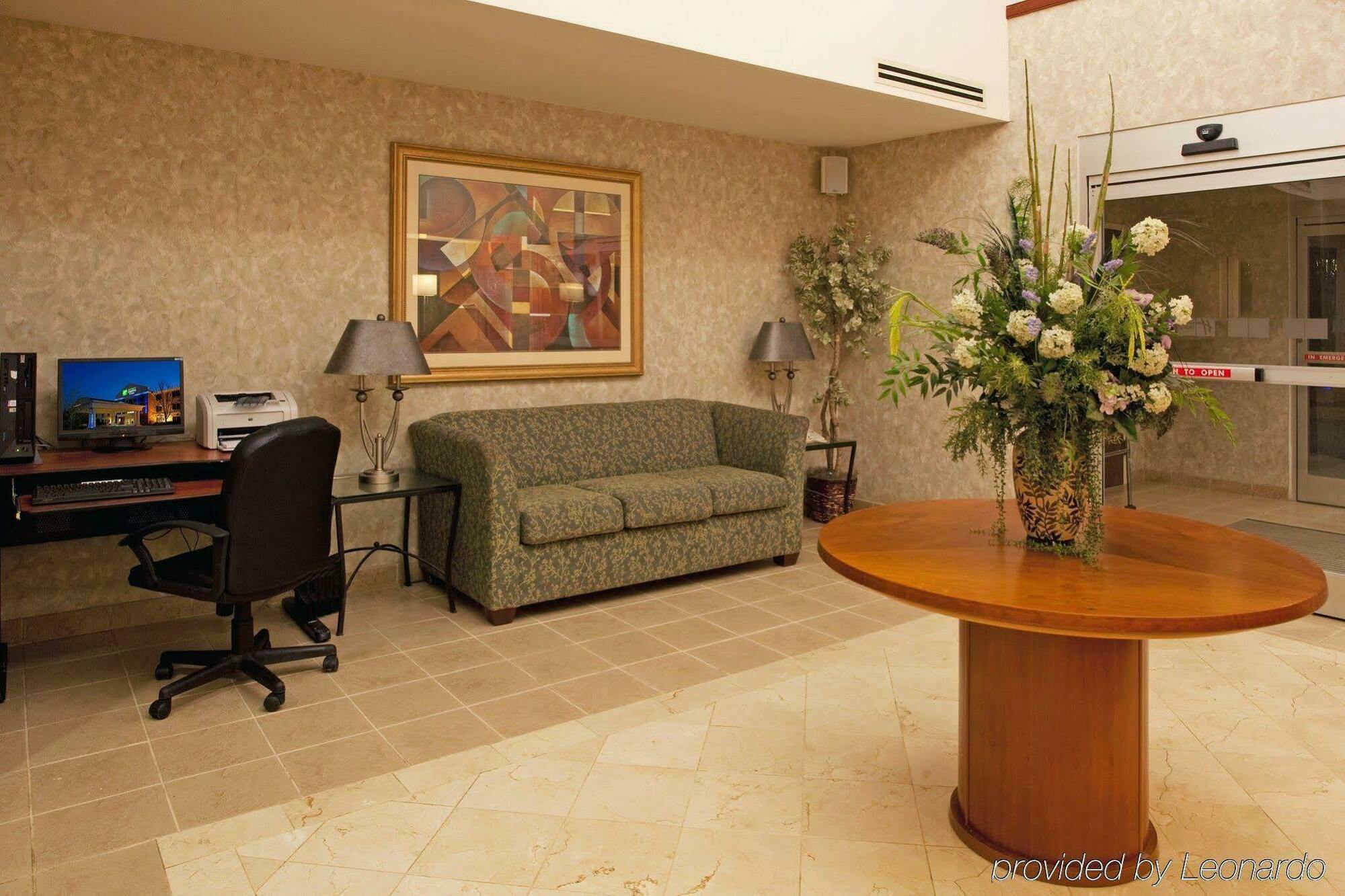 Holiday Inn Express Hotel & Suites Mebane By Ihg Exteriér fotografie