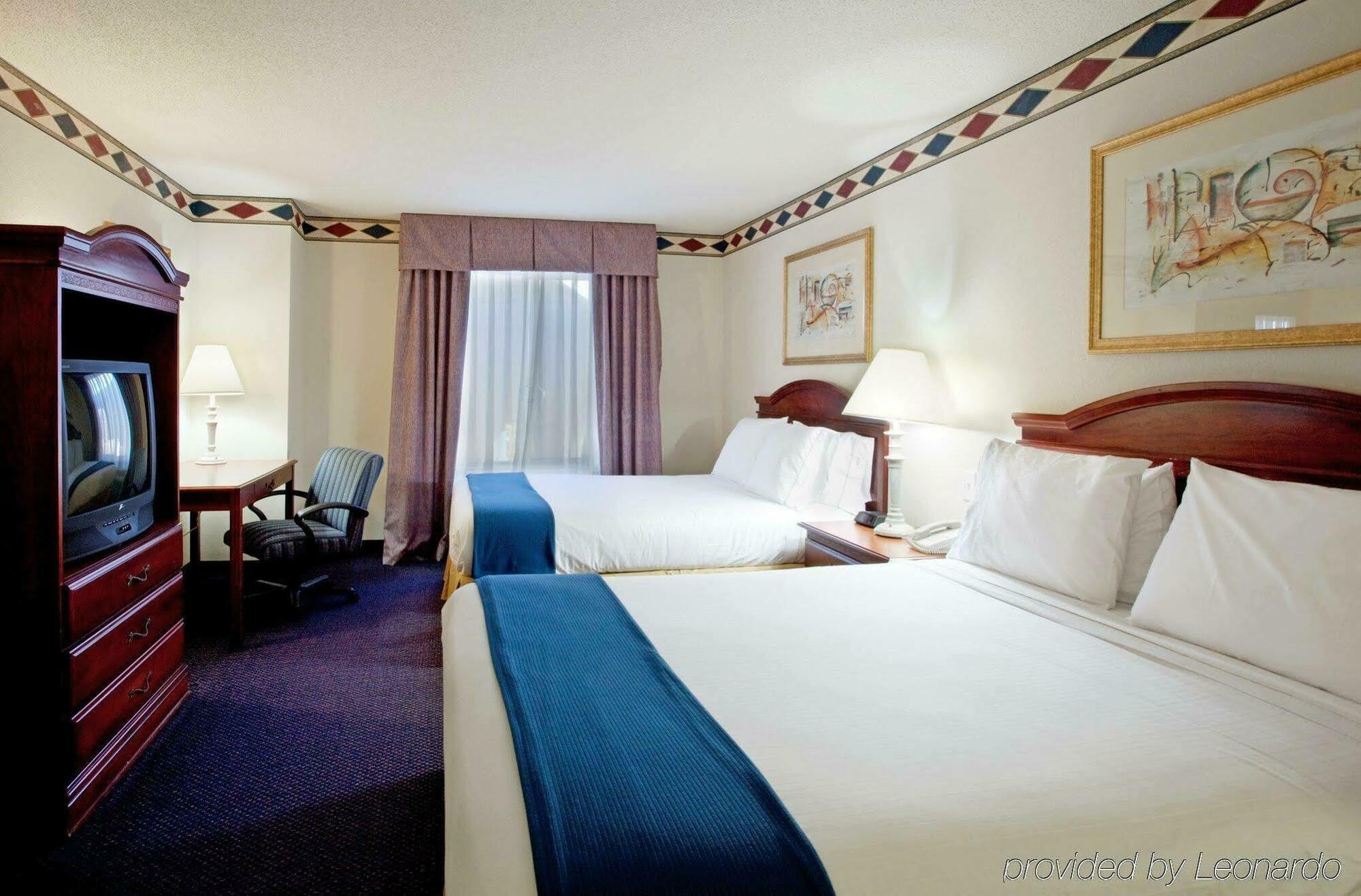 Holiday Inn Express Hotel & Suites Mebane By Ihg Exteriér fotografie